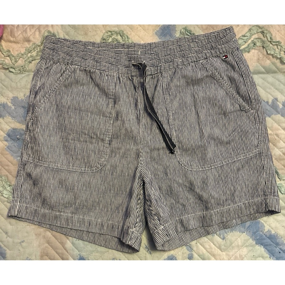 Tommy Hilfiger Women's Elastic Waistband Striped Seersucker Shorts, Small